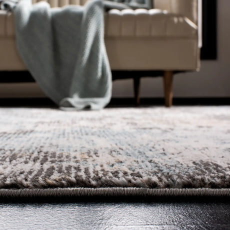 Safavieh Shivan 4'-0" x 6'-0" Rug in Grey / Blue