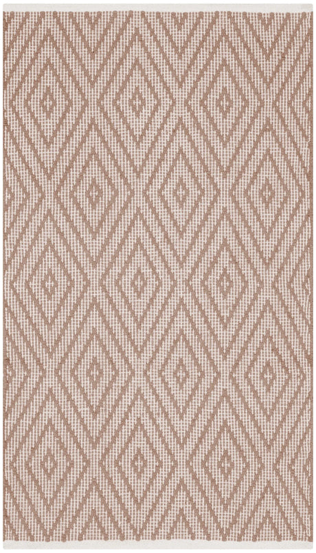 Safavieh Montauk 2'-6" x 4'-0" Rug in Beige / Ivory