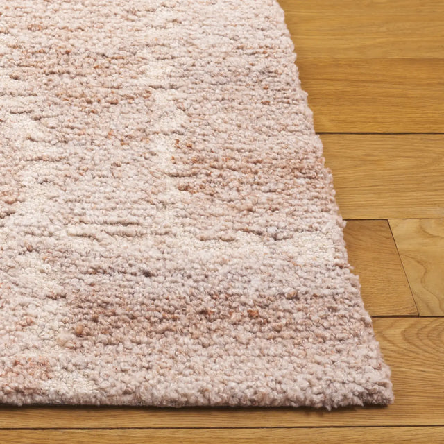 Safavieh Harvest 4'-0" x 6'-0" Rug in Beige