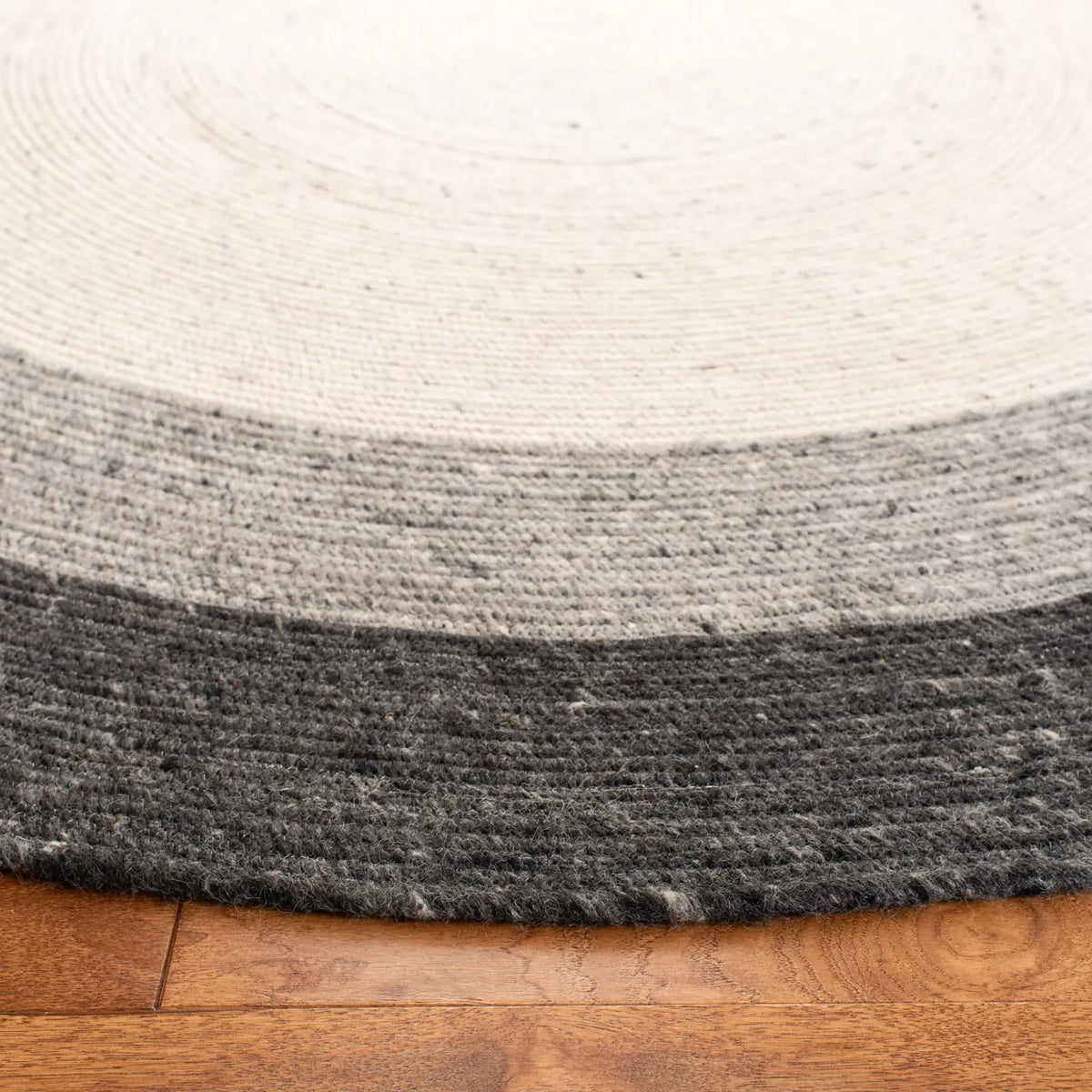 Safavieh Braided 5'-0" x 5'-0" Rug in Grey / Ivory