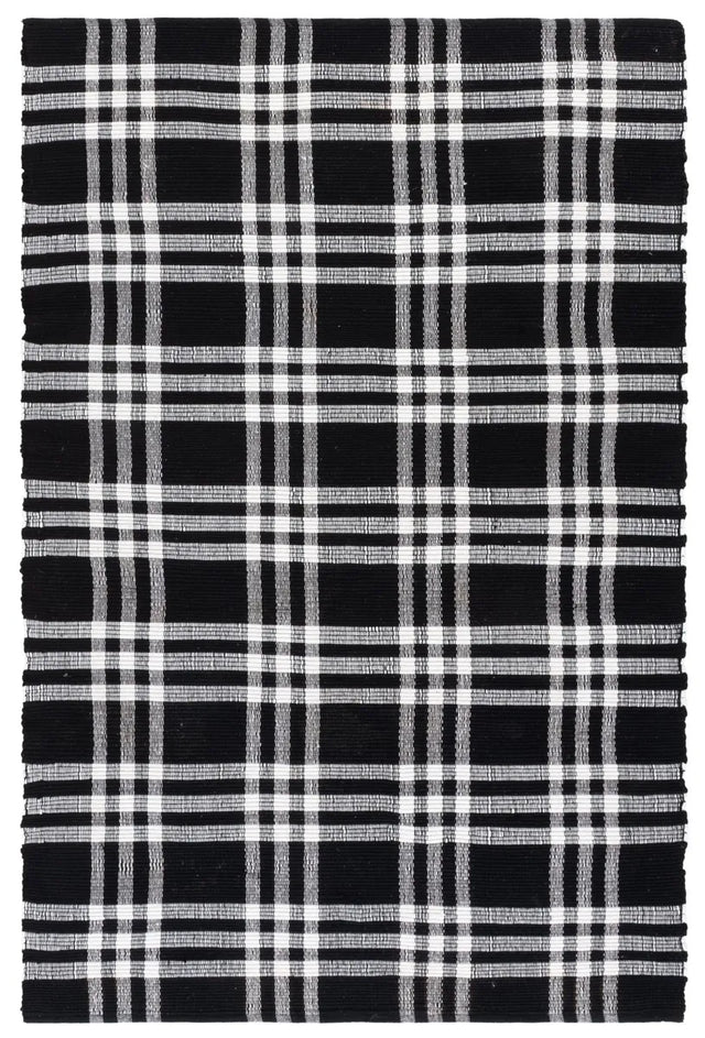 Safavieh Montauk 5'-0" x 8'-0" Rug in Black / Ivory