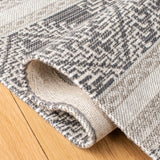 Safavieh Classic Vintage 4'-0" x 6'-0" Rug in Grey