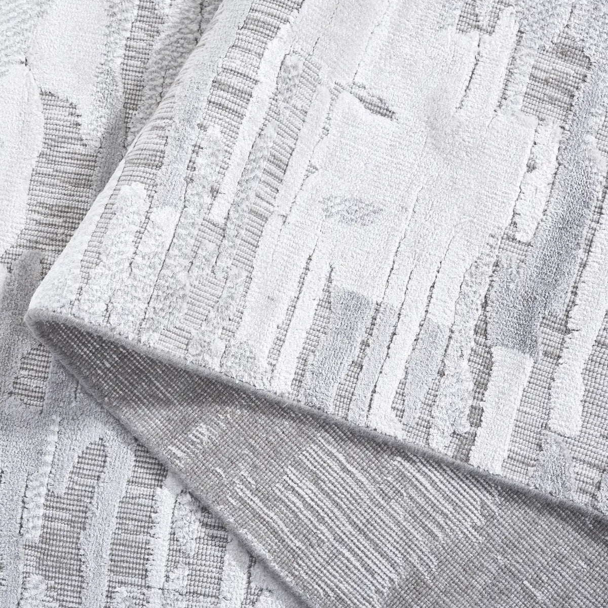 Safavieh Mirage 6'-0" x 9'-0" Rug in Grey / Silver