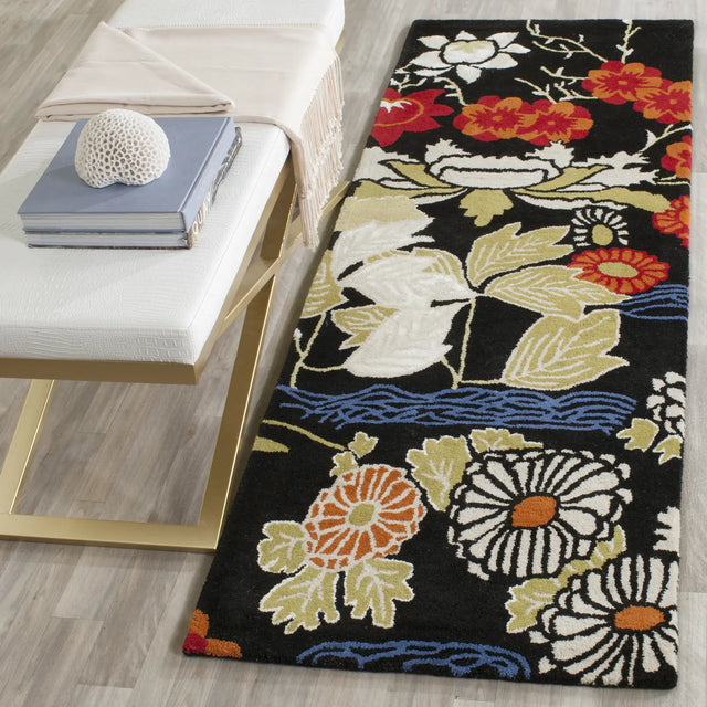 Safavieh Bella 2'-3" x 7'-0" Rug in Black / Multi