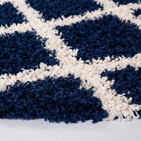 Safavieh Sgd-Dallas Shag 6'-0" x 6'-0" Rug in Navy / Ivory
