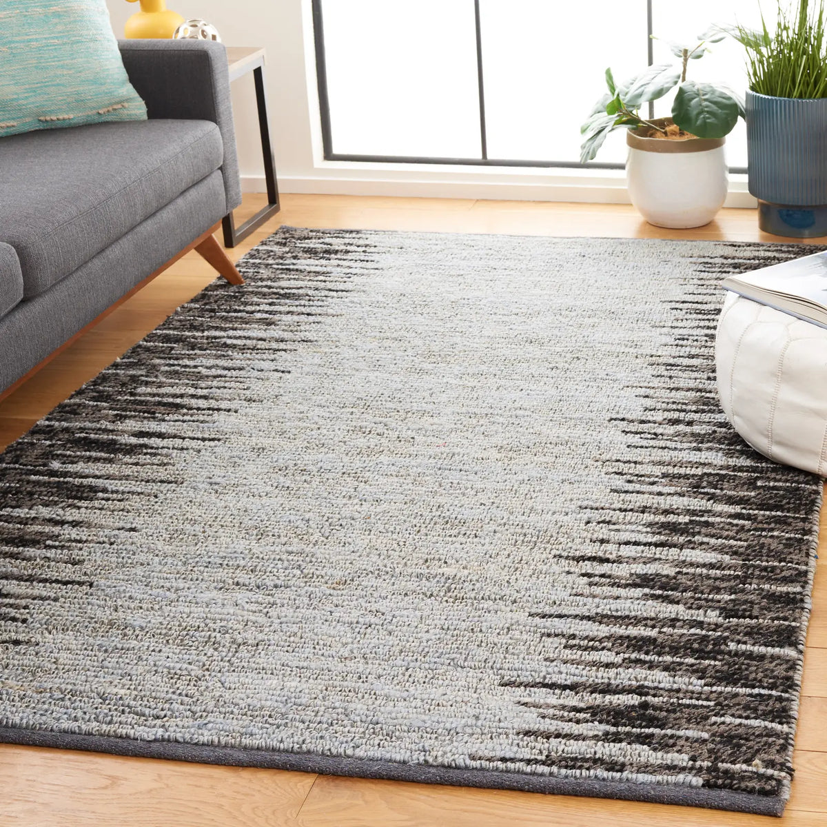 Safavieh Natural Fiber 4'-0" x 6'-0" Rug in Light Blue / Black