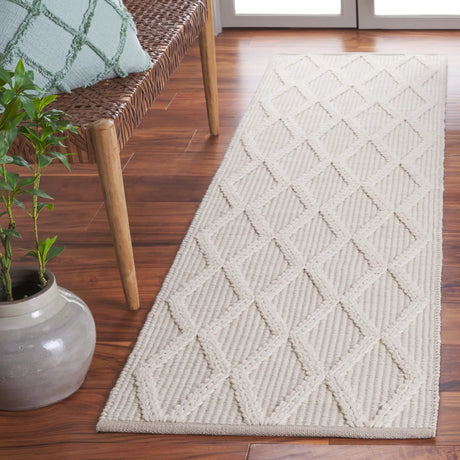 Safavieh Natura 2'-3" x 8'-0" Rug in Ivory
