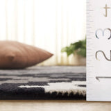 Safavieh Metro 4'-0" x 6'-0" Rug in Black / Ivory