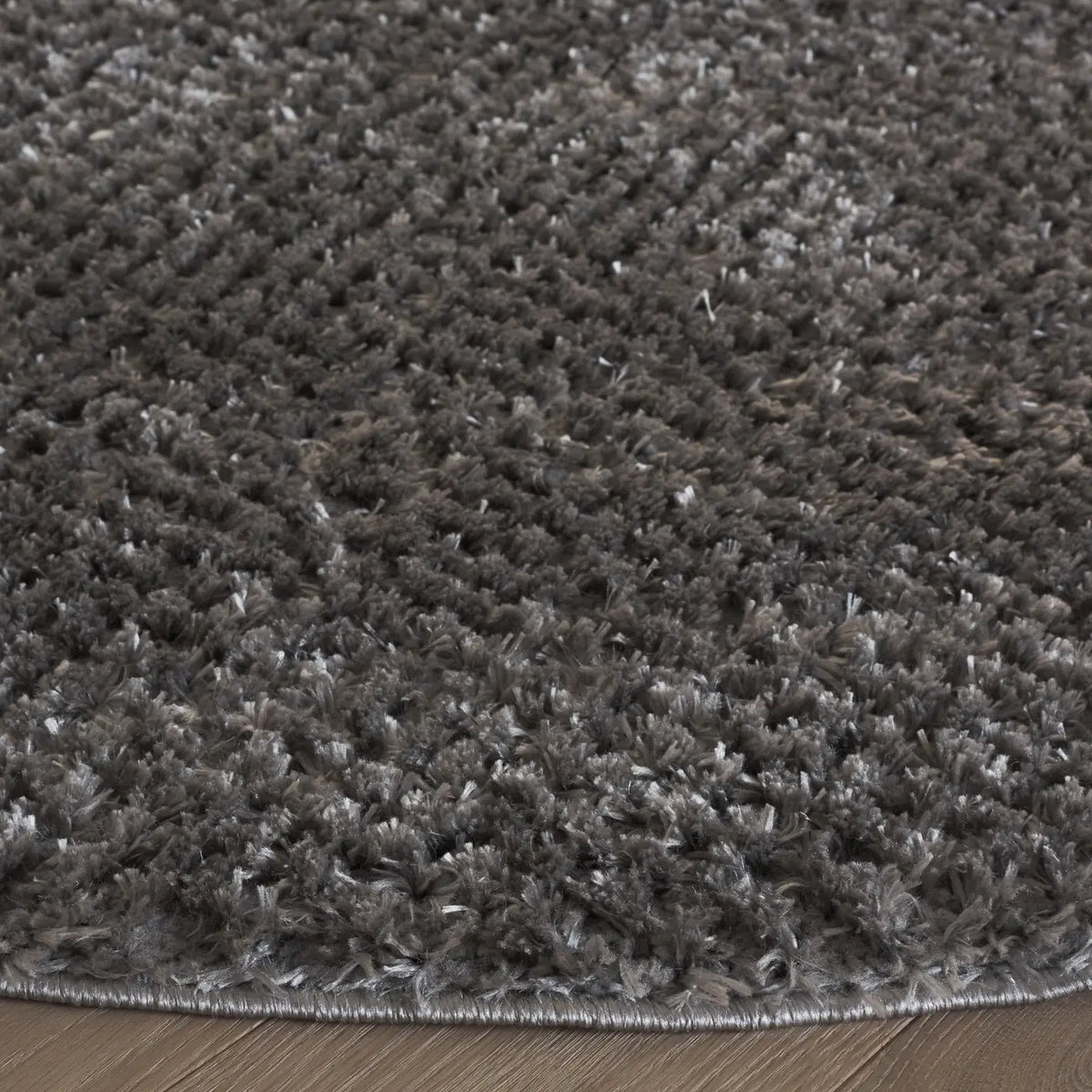 Safavieh Penelope Shag 6'-7" x 6'-7" Rug in Grey