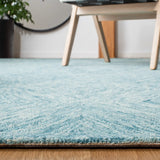Safavieh Metro 4'-0" x 6'-0" Rug in Light Blue