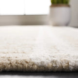 Safavieh Capri 4'-0" x 6'-0" Rug in Beige / Ivory