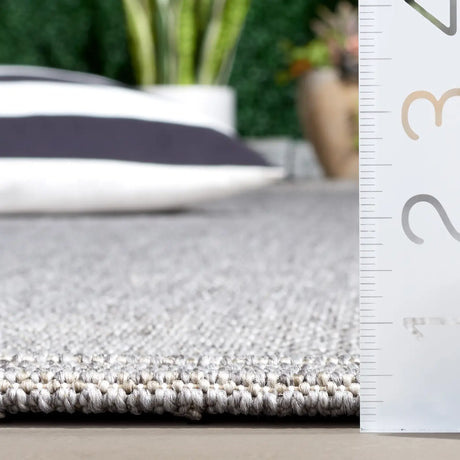 Safavieh Sisal All-Weather 4'-0" x 6'-0" Rug in Grey
