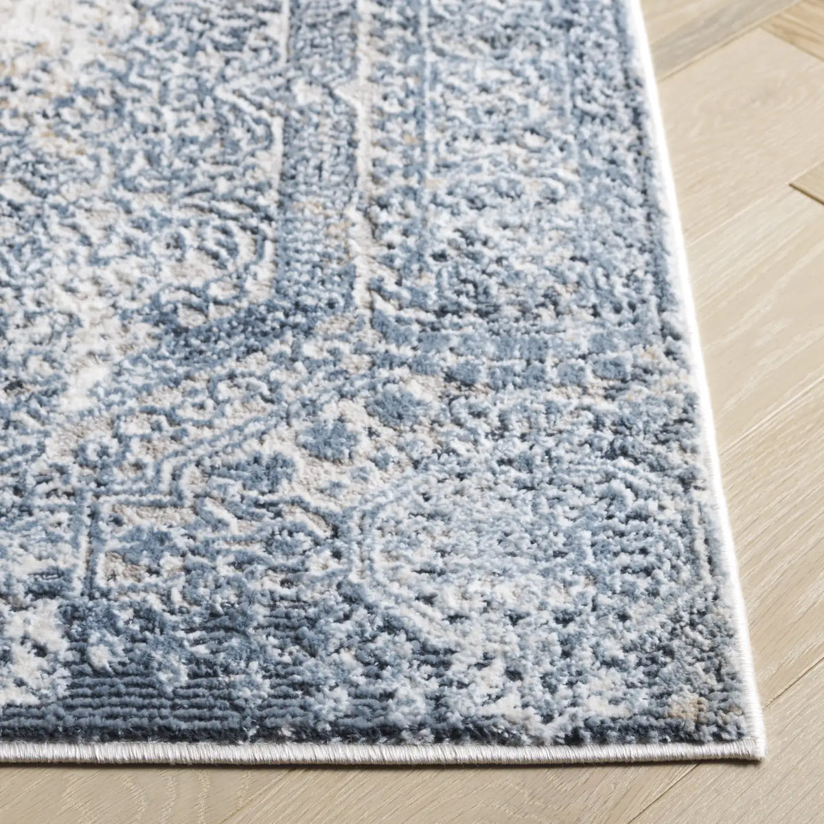 Safavieh Parker 4'-0" x 6'-0" Rug in Blue / Taupe