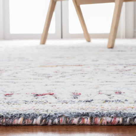Safavieh Metro 4'-0" x 6'-0" Rug in Red / Ivory