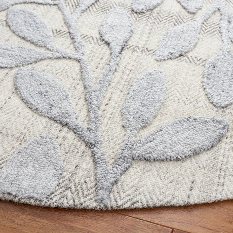 Safavieh Southampton 6'-0" x 6'-0" Rug in Grey