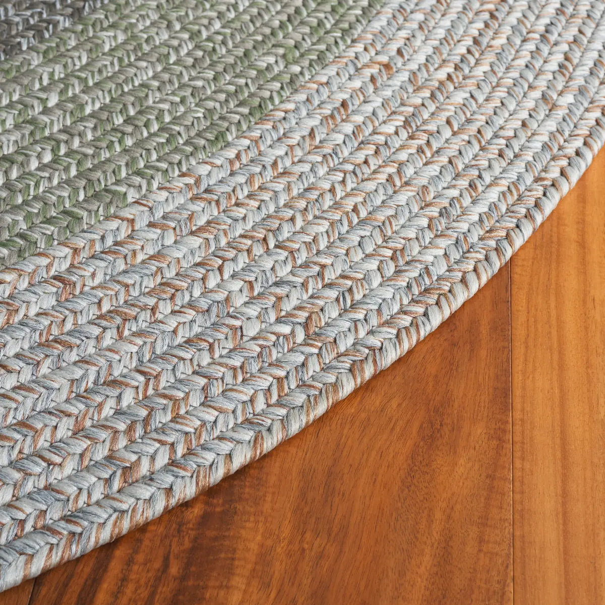 Safavieh Braided 5'-0" x 8'-0" Rug in Grey / Green