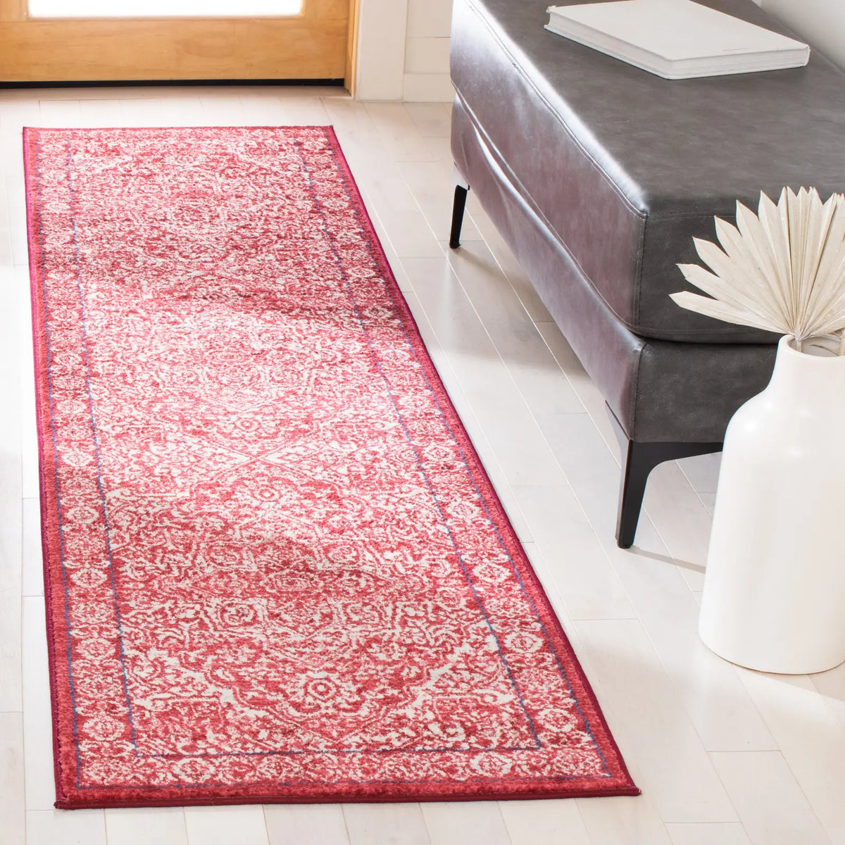 Safavieh Brentwood 2'-0" x 6'-0" Rug in Red / Ivory