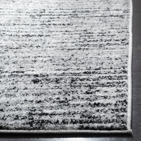Safavieh Adirondack 5'-1" x 7'-6" Rug in Black / Silver