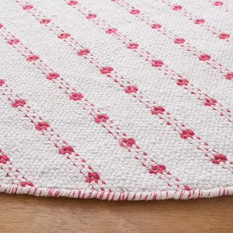 Safavieh Montauk 6'-0" x 6'-0" Rug in Red / Ivory