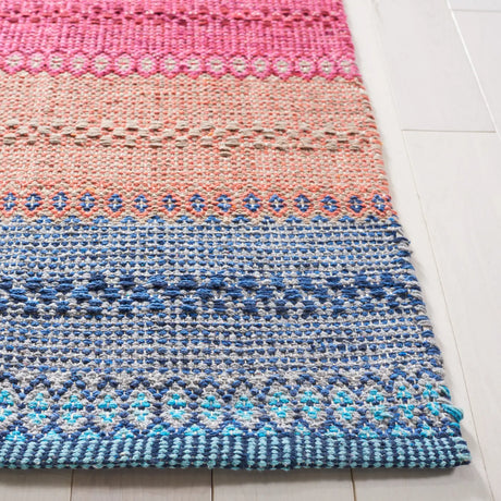 Safavieh Montauk 4'-0" x 6'-0" Rug in Blue / Red