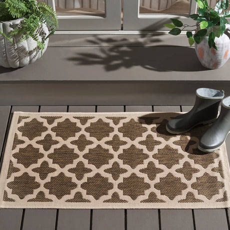 Safavieh Courtyard 2'-0" x 3'-7" Rug in Brown / Bone