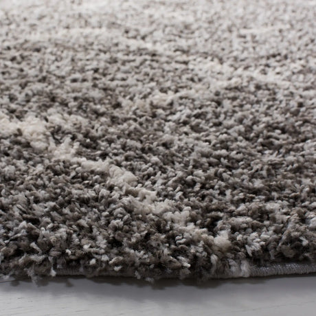 Safavieh Arizona Shag 6'-7" x 6'-7" Rug in Brown / Ivory