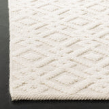 Safavieh Vermont 4'-0" x 6'-0" Rug in Ivory