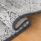 Safavieh Roslyn 4'-0" x 6'-0" Rug in Black / Ivory