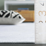Safavieh Malibu 4'-0" x 6'-0" Rug in Light Grey / Grey