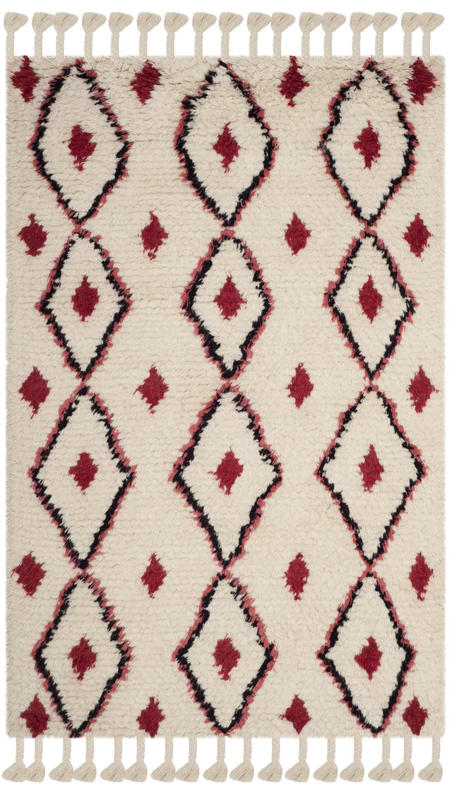 Safavieh Casablanca 4'-0" x 6'-0" Rug in Ivory / Fuchsia