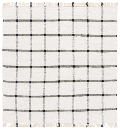 Safavieh Montauk 6'-0" x 6'-0" Rug in Ivory / Black