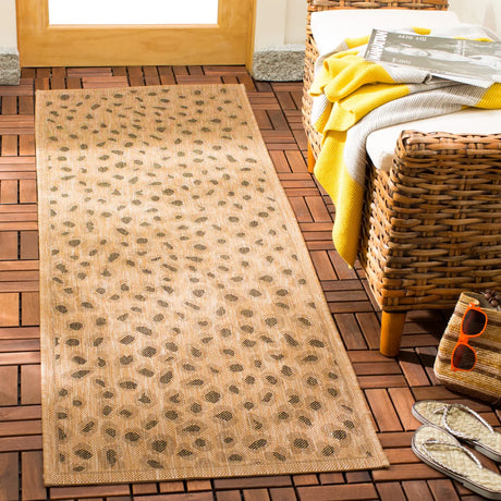Safavieh Courtyard 2'-3" x 10'-0" Rug in Natural / Gold
