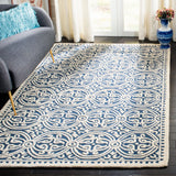 Safavieh Cambridge 4'-0" x 6'-0" Rug in Navy Blue / Ivory