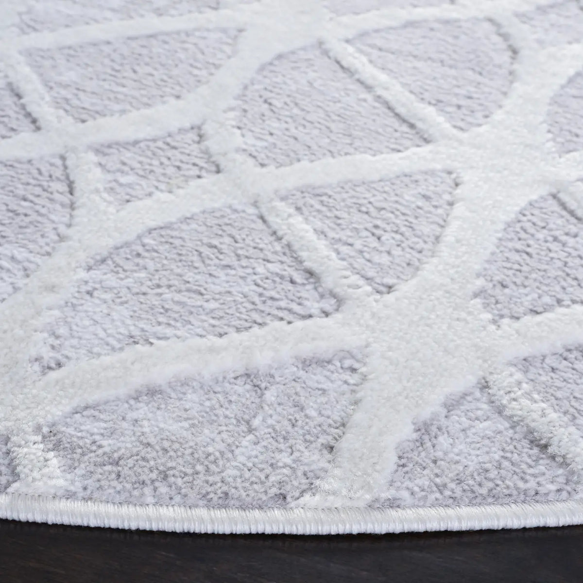 Safavieh Amelia 700 6'-7" x 6'-7" Rug in Grey / Ivory