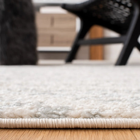 Safavieh Tulum 4'-0" x 6'-0" Rug in Ivory / Light Grey