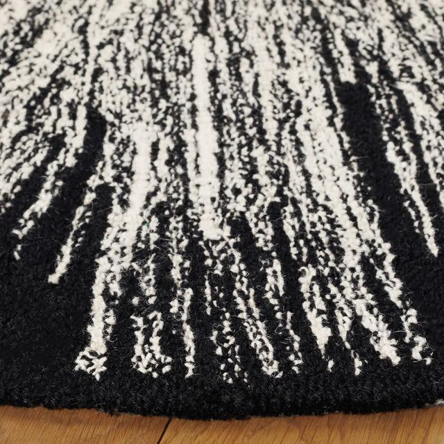 Safavieh Abstract 6'-0" x 6'-0" Rug in Ivory / Black