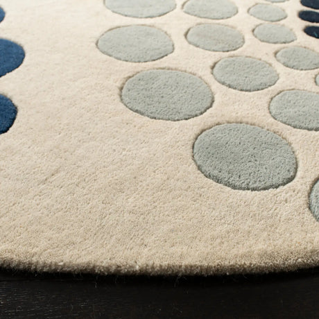 Safavieh Soho 6'-0" x 6'-0" Rug in Ivory / Multi