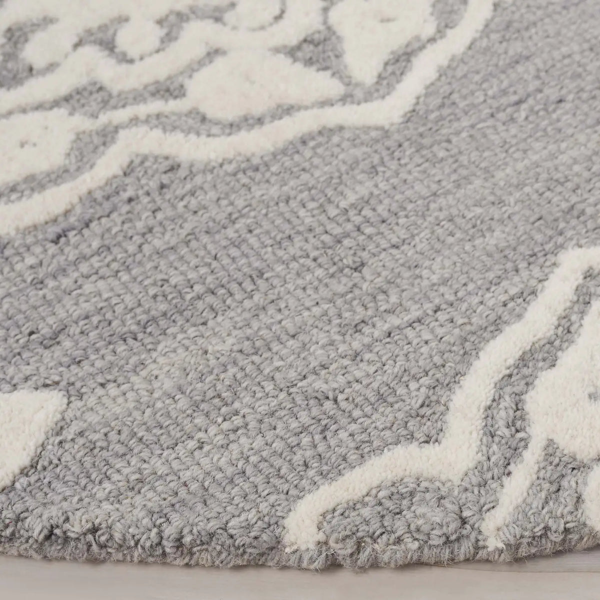 Safavieh Ebony 6'-0" x 6'-0" Rug in Ivory / Grey