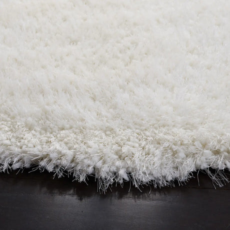 Safavieh Shag 7'-0" x 7'-0" Rug in Ivory