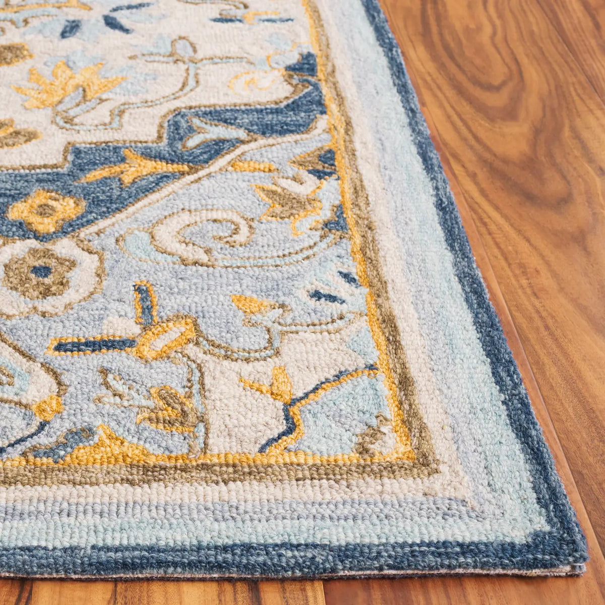 Safavieh Metro 4'-0" x 6'-0" Rug in Beige / Grey