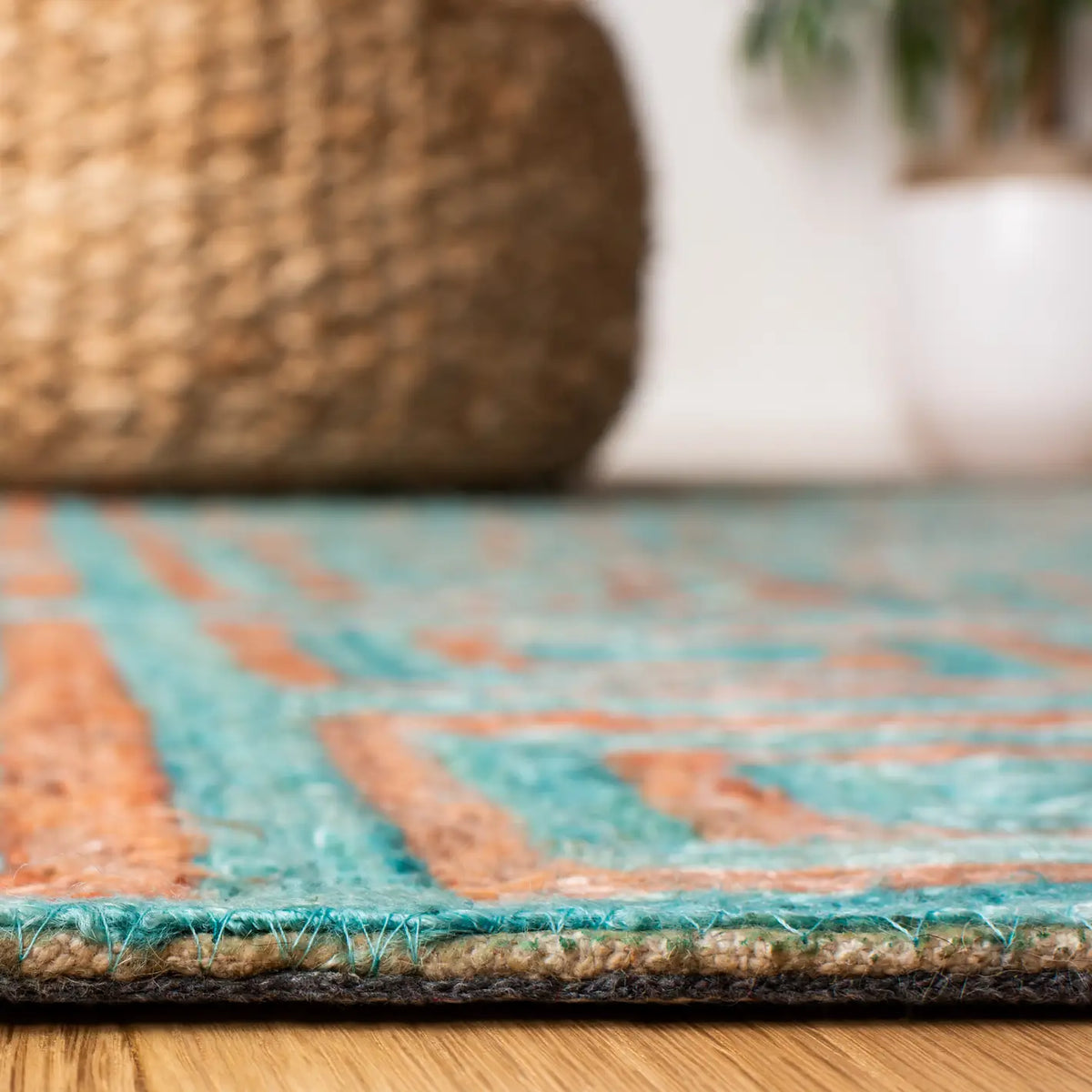 Safavieh Sahara 4'-0" x 6'-0" Rug in Rust / Aqua