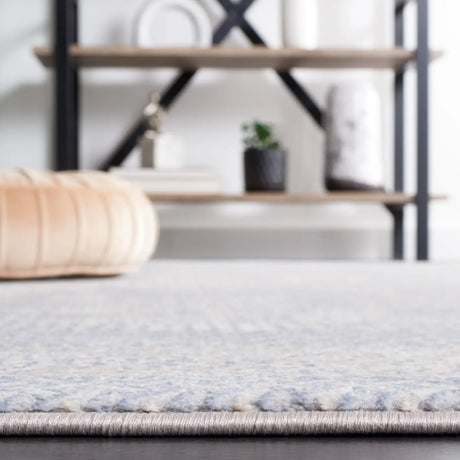 Safavieh Continental 4'-0" x 6'-0" Rug in Light Grey / Beige