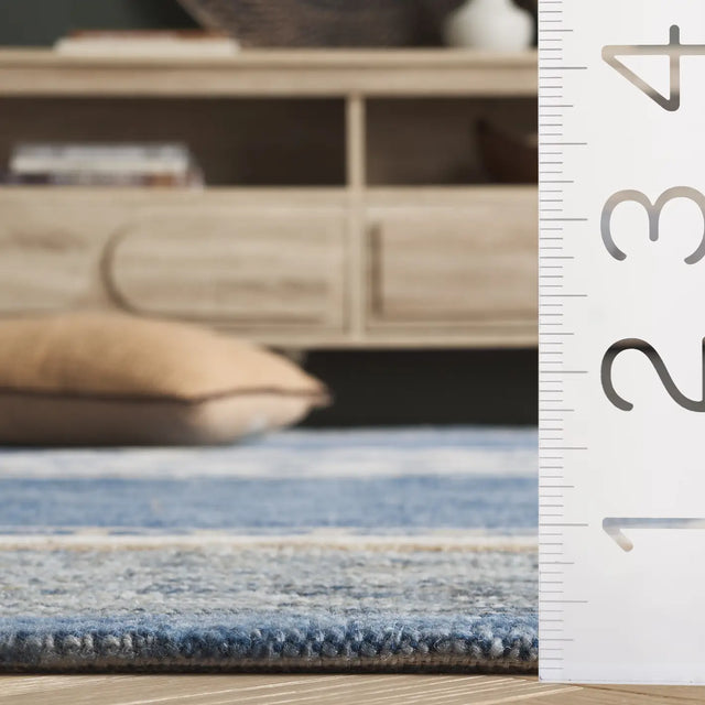Safavieh Metro 5'-0" x 8'-0" Rug in Blue / Grey