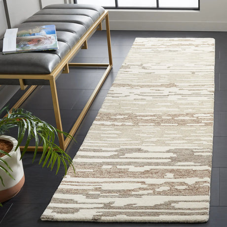 Safavieh Fifth Avenue 2'-3" x 8'-0" Rug in Natural / Brown