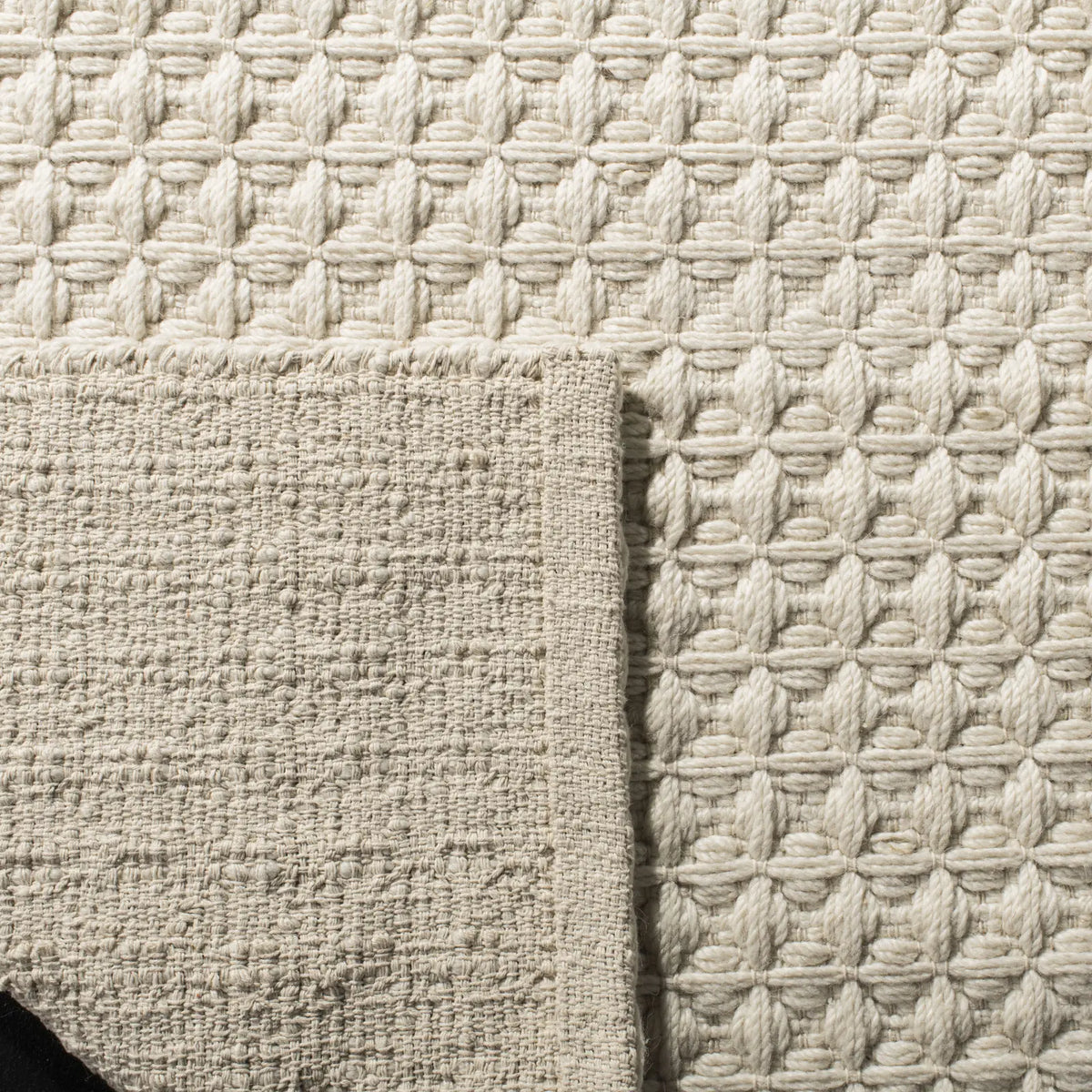 Safavieh Natura 5'-0" x 8'-0" Rug in Ivory