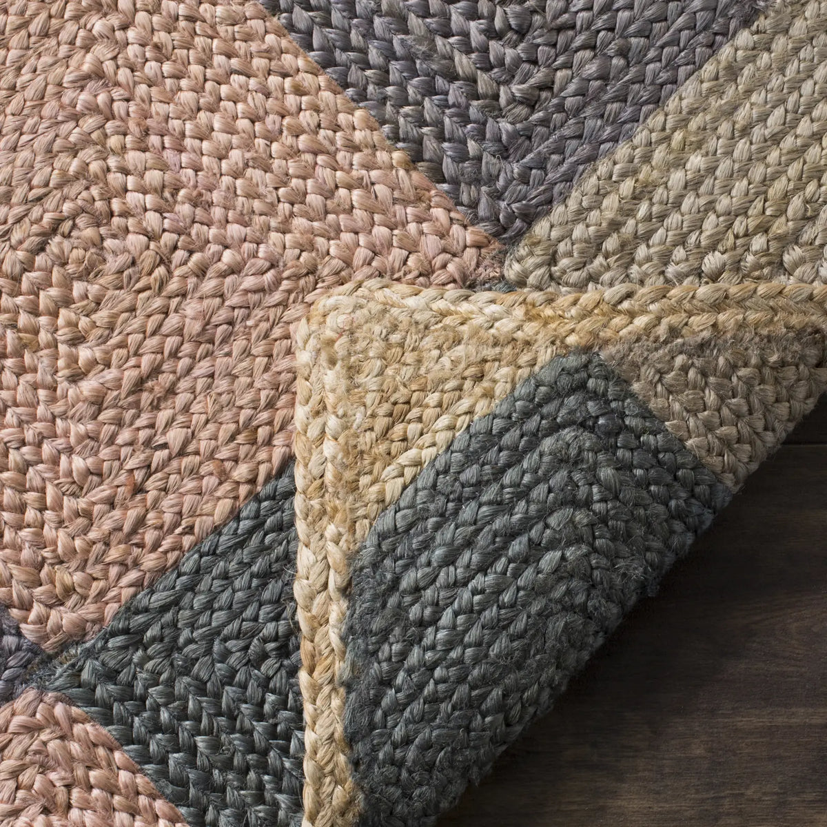 Safavieh Natural Fiber 4'-0" x 6'-0" Rug in Natural / Multi