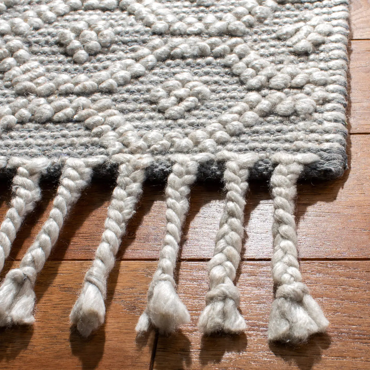 Safavieh Natura 5'-0" x 8'-0" Rug in Grey