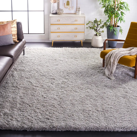 Safavieh Express Shag 8'-0" x 10'-0" Rug in Silver