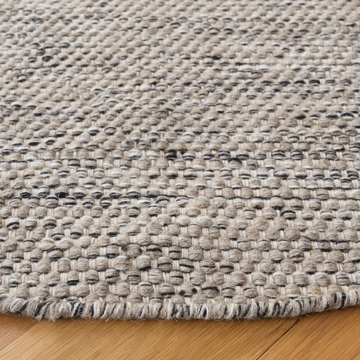 Safavieh Natura 6'-0" x 6'-0" Rug in Grey / Ivory