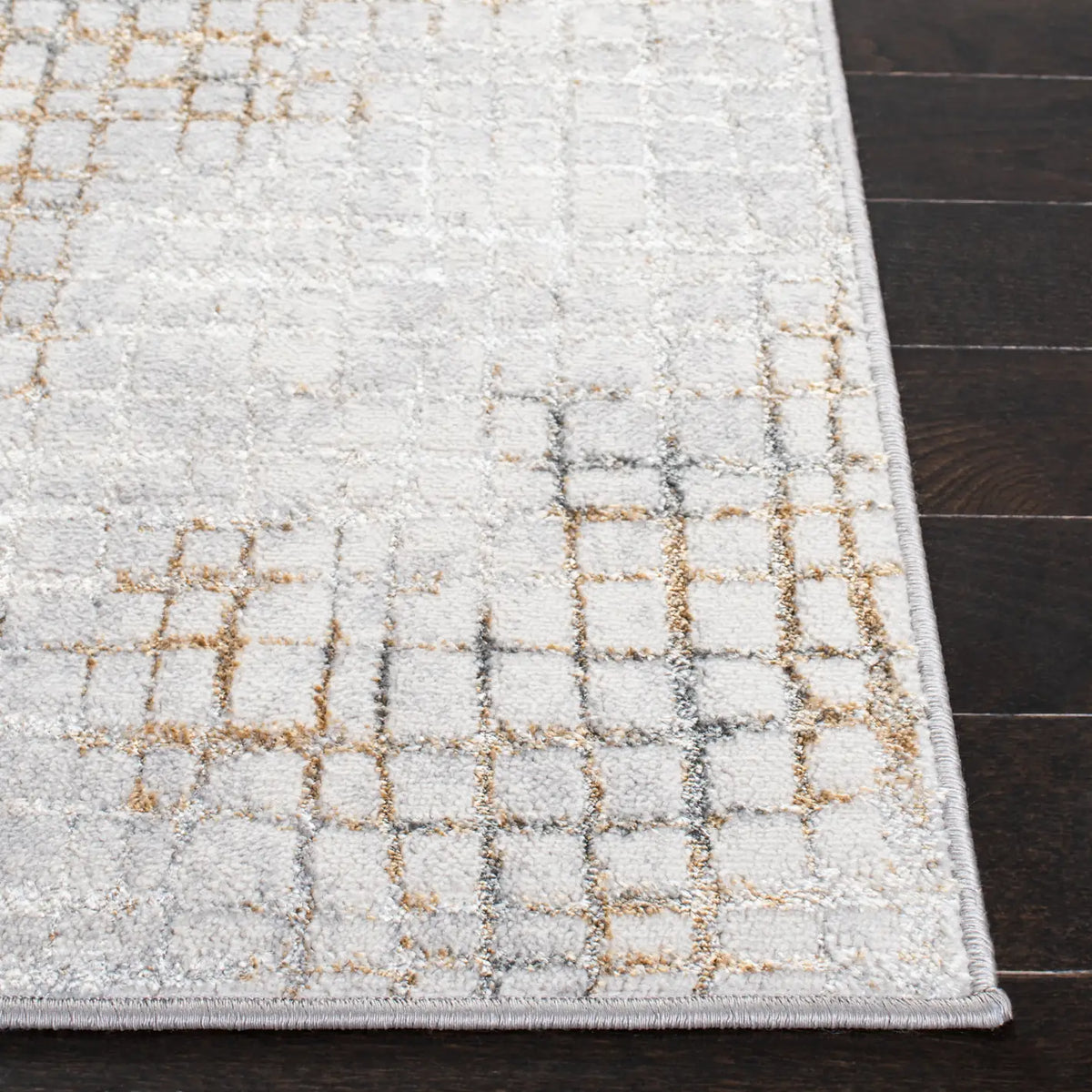 Safavieh Orchard 4'-5" x 6'-5" Rug in Grey / Gold